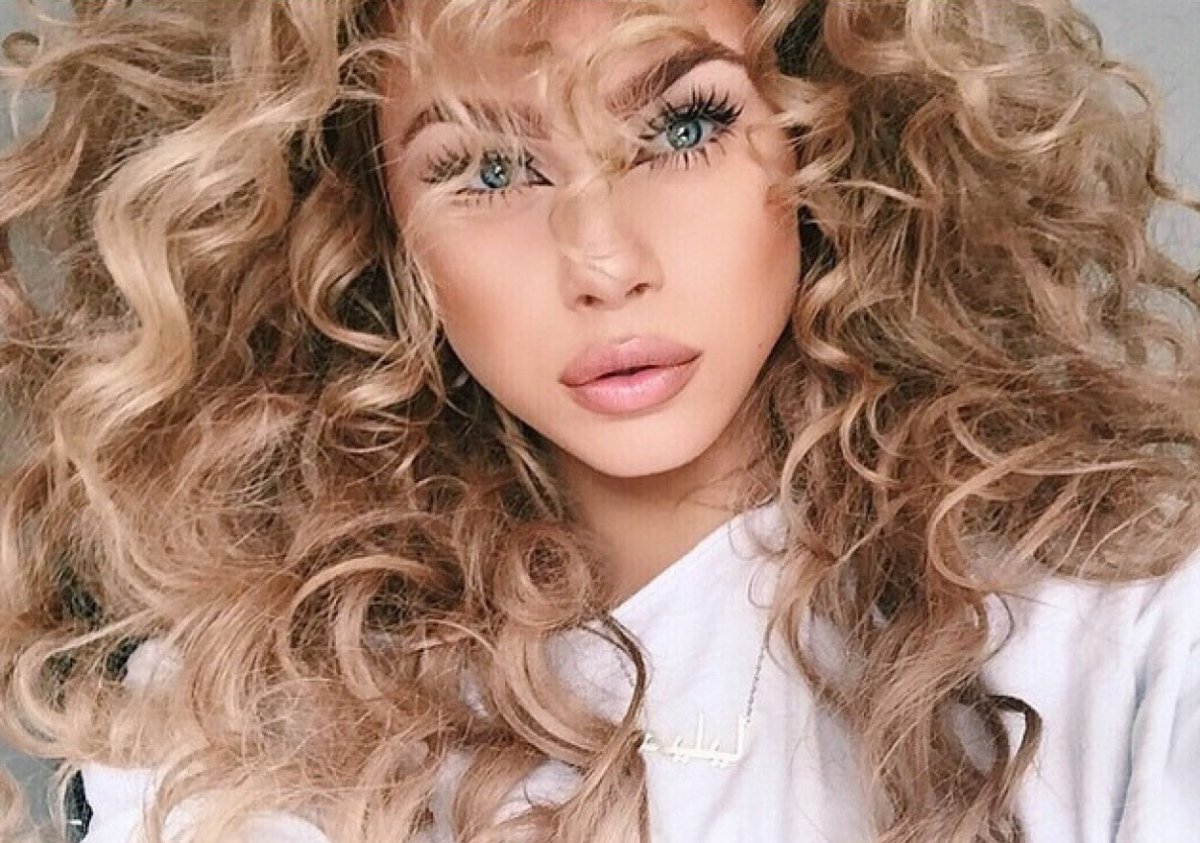 Мелкие кудри на светлые волосы