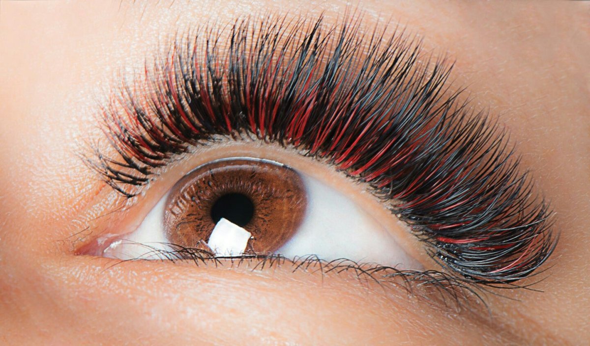 Цветные ресницы для карих глаз