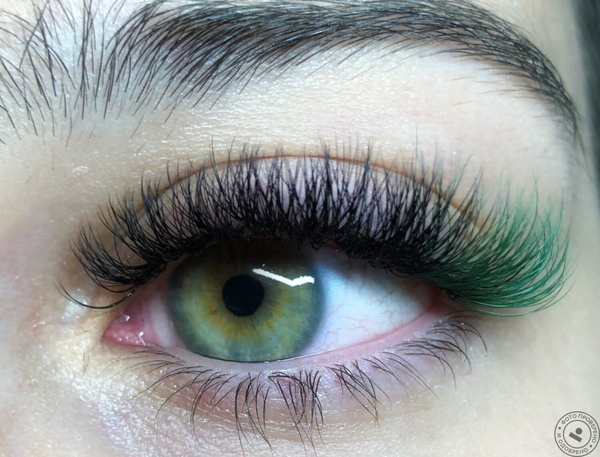 Цветное наращивание ресниц