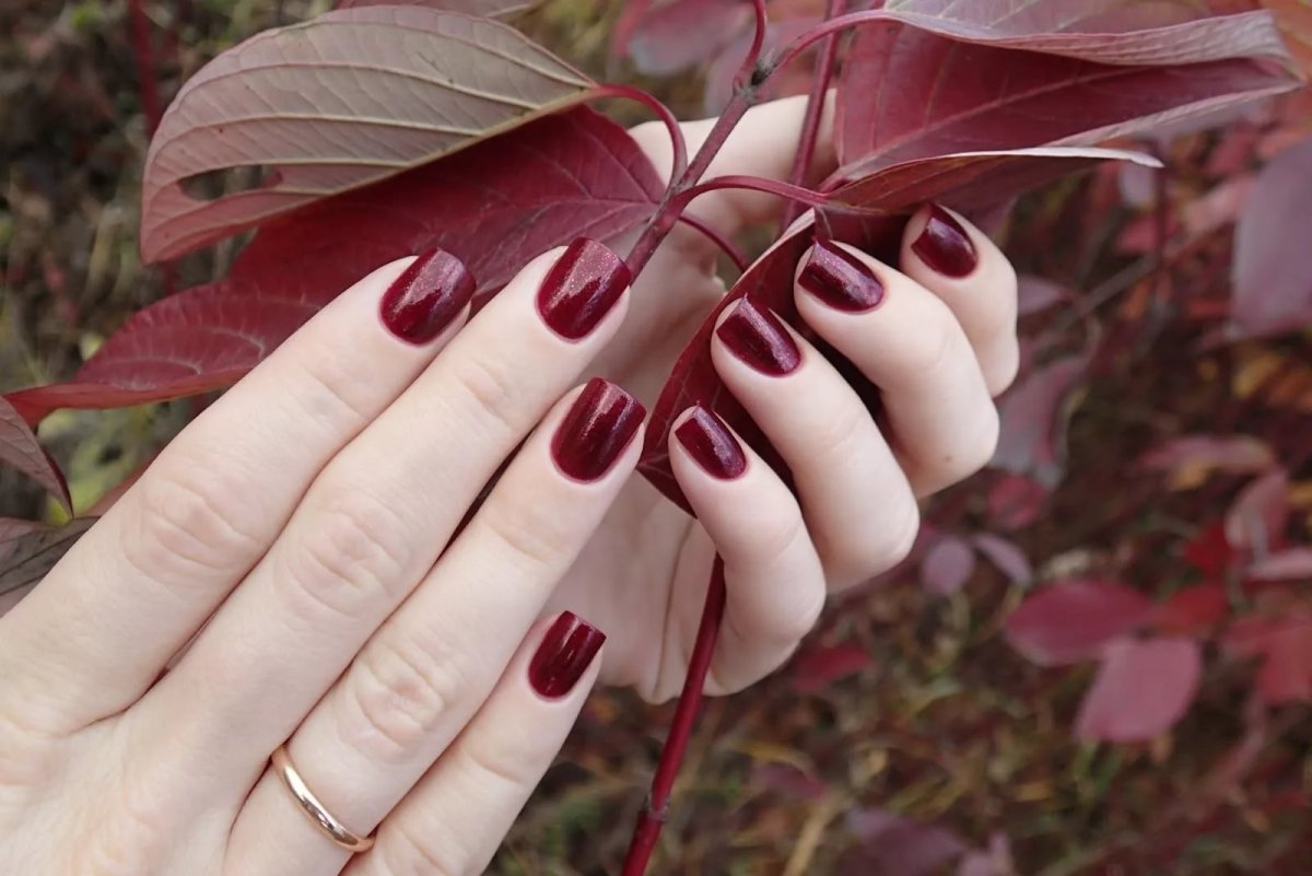 Бордово белый маникюр гель лаком