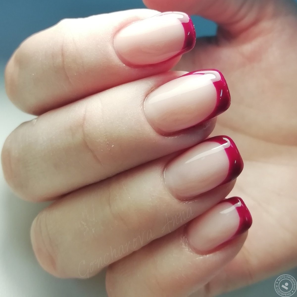 Маникюр вишня