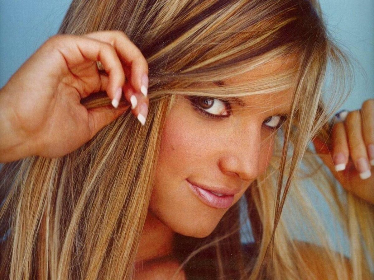 Белые пряди