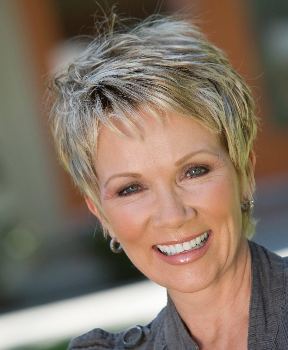 Стрижка Пикси на короткие волосы для женщин за 40 2021