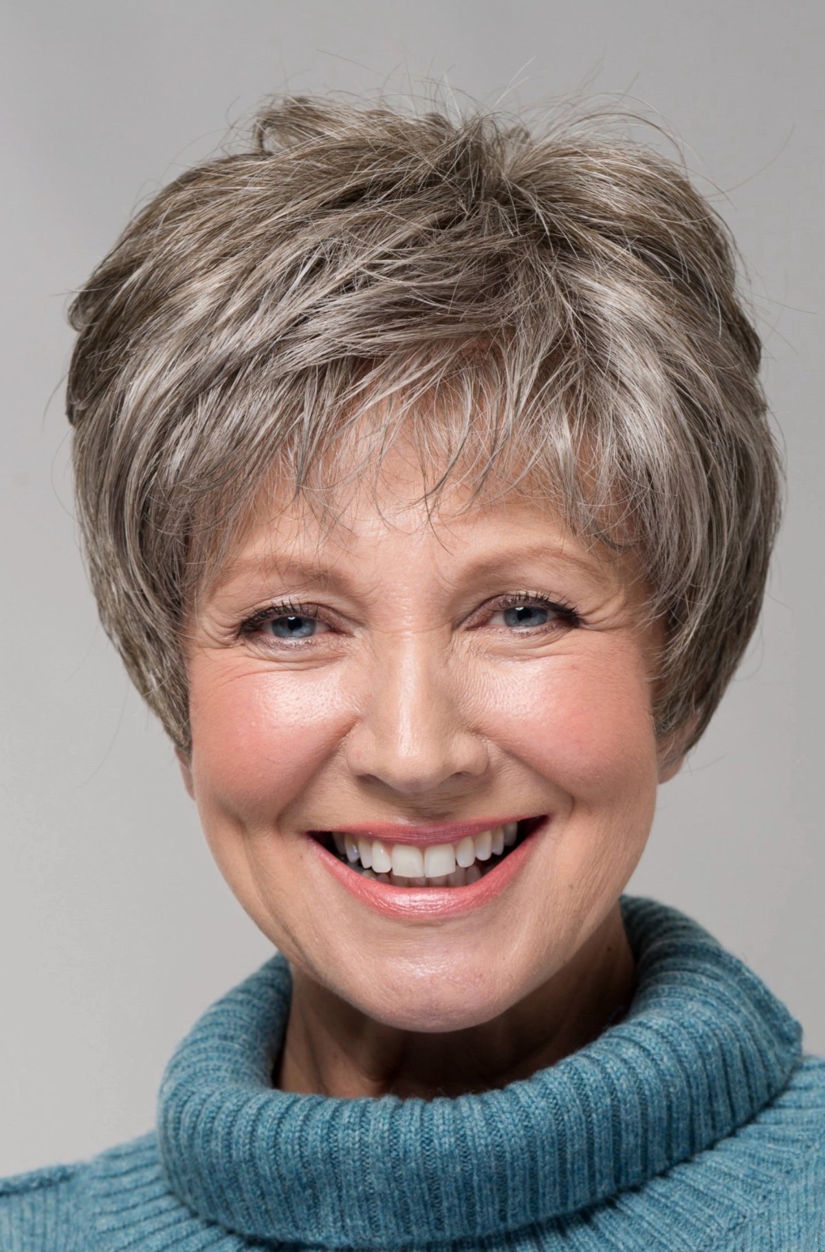 Стрижка Боб Гарсон на короткие волосы для женщин за 50