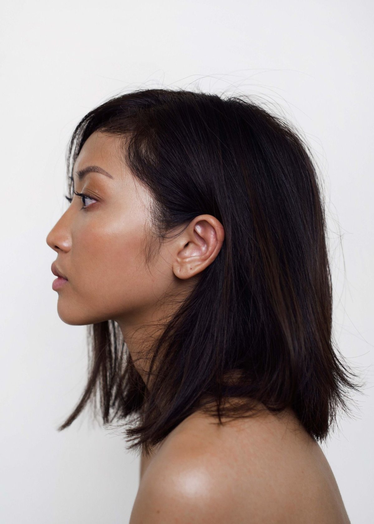 Азиатка в профиль