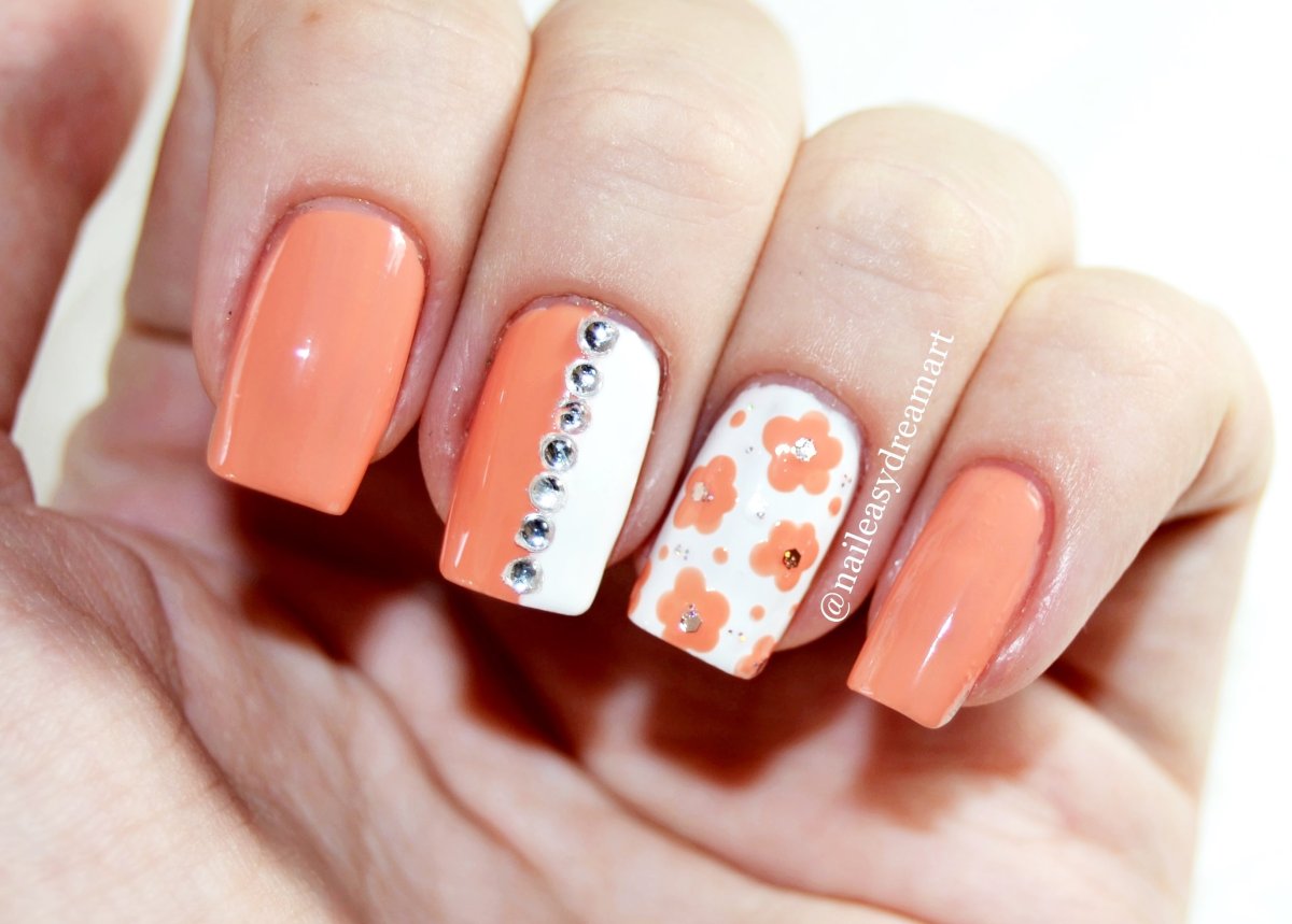 Маникюр омбре коралловый