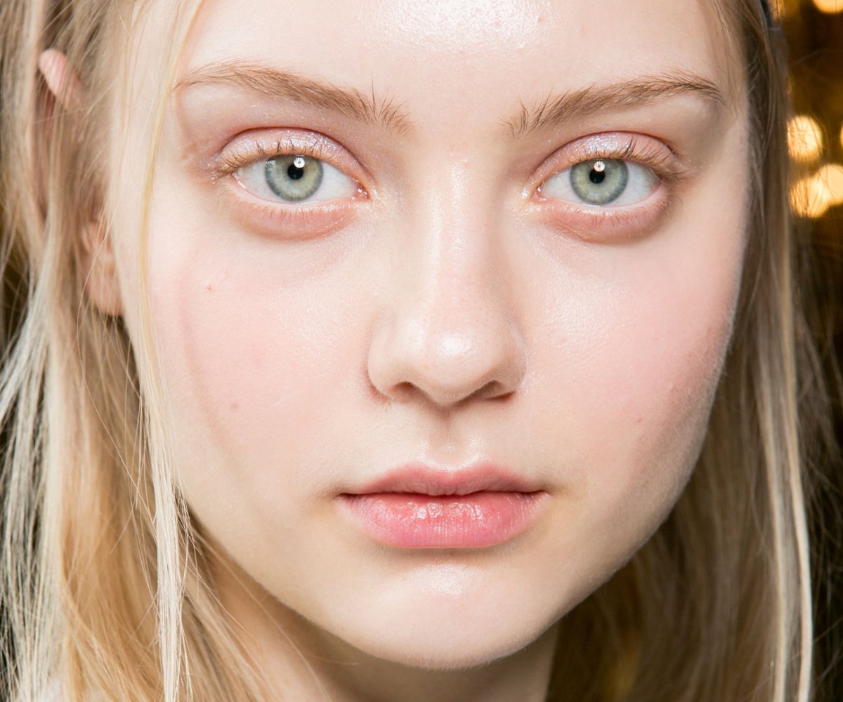 Светлые ресницы