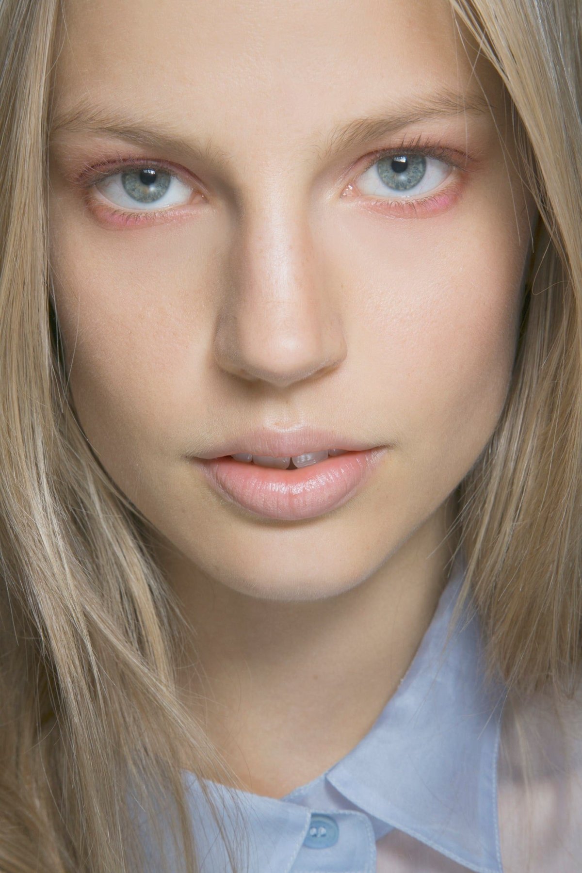 Блондинки со светлыми бровями