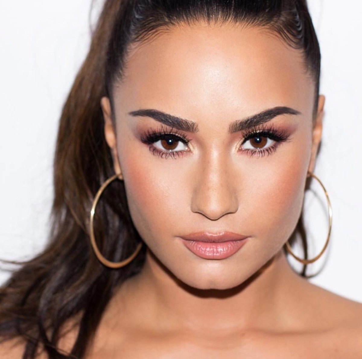 Деми Ловато макияж