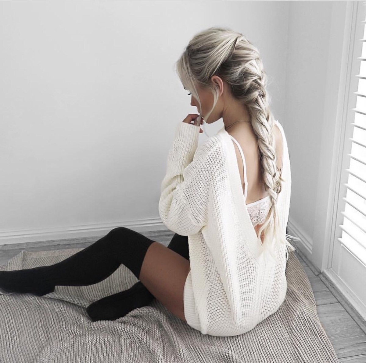 Топовые девочки с косичками