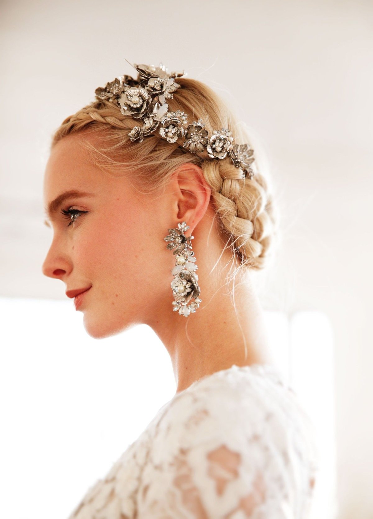 Украшение на косы невесты