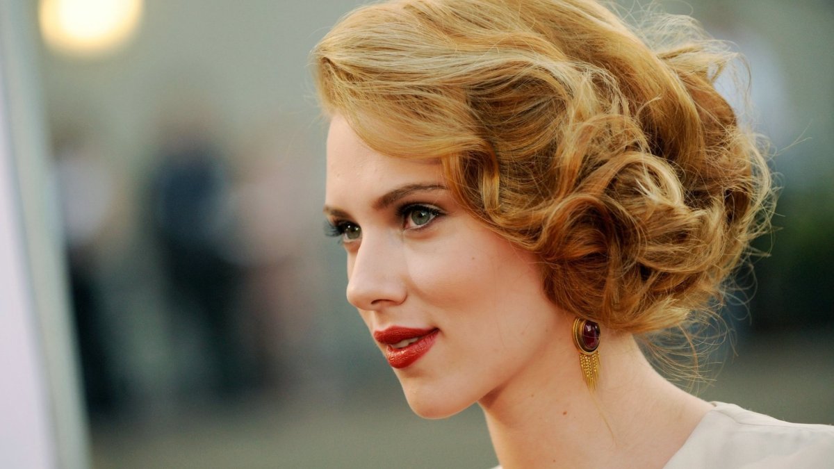 Скарлетт Йоханссон с каре