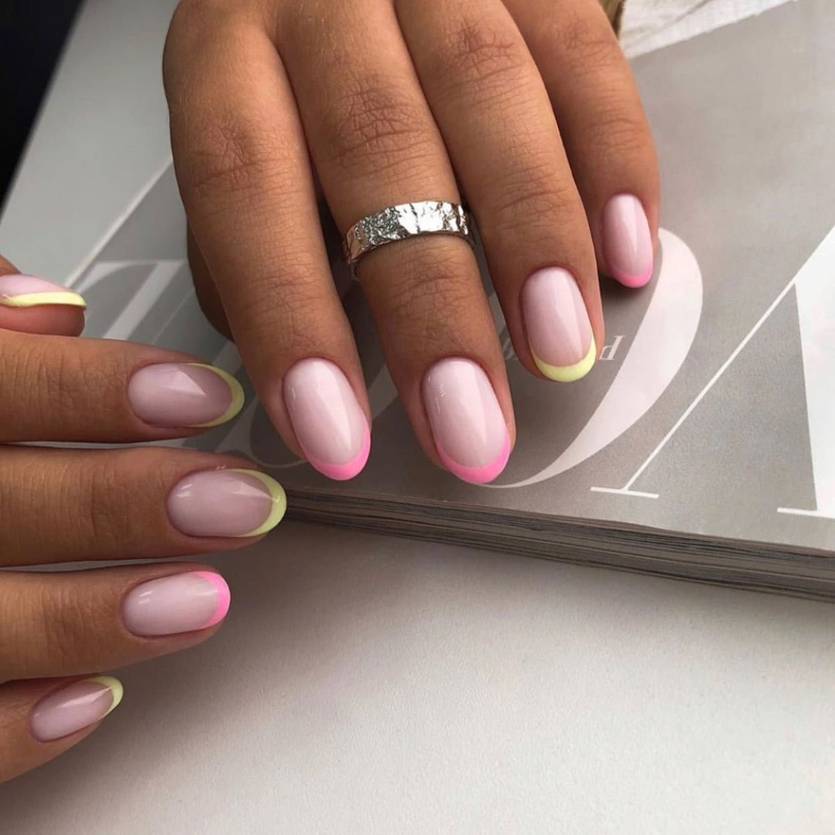 Маникюр френч на молочной базе