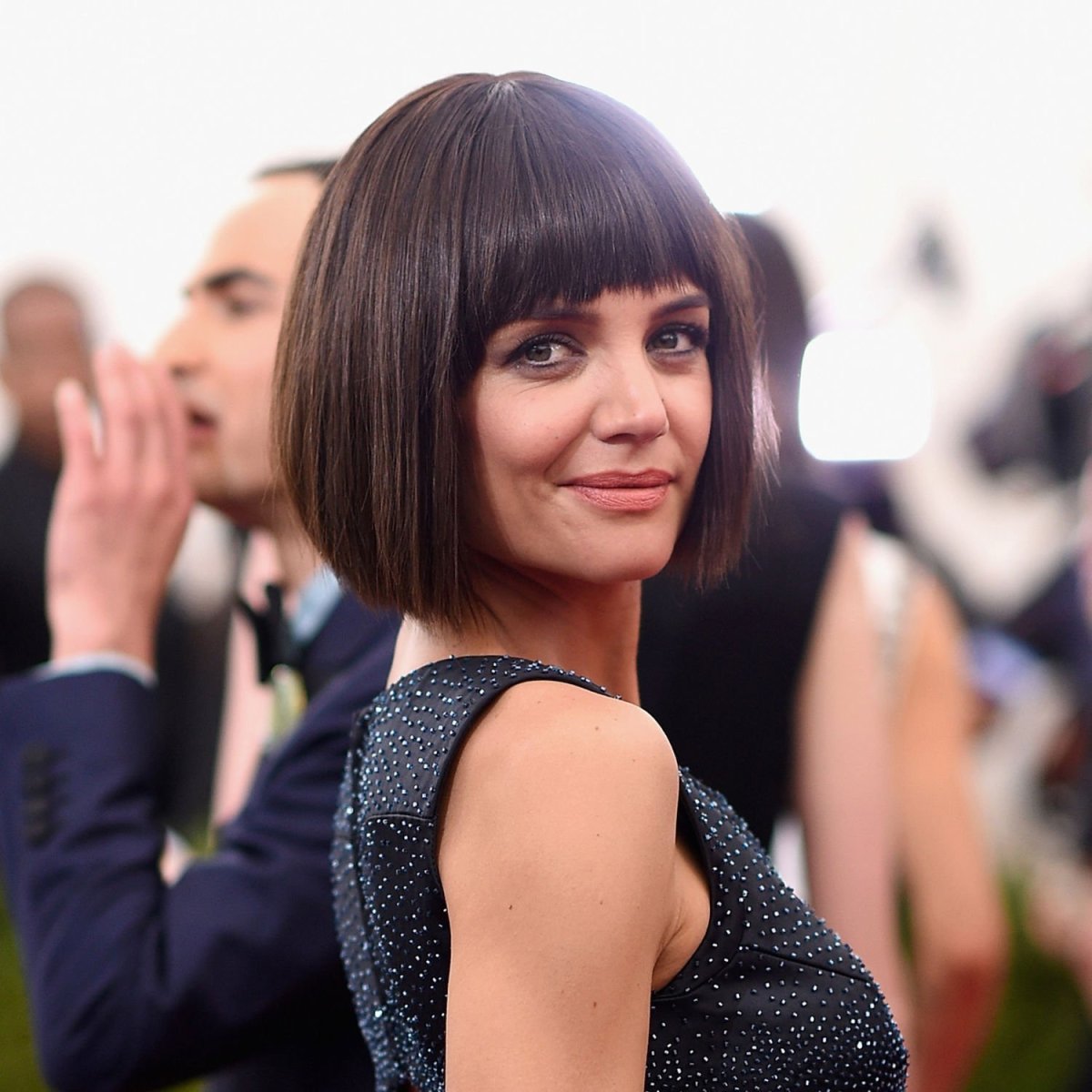 Прямое каре с филированной челкой