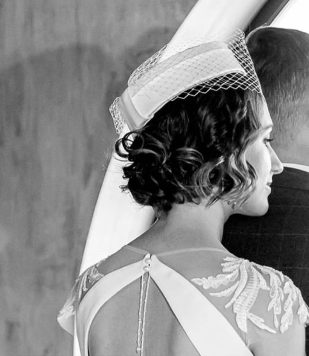 Шляпка таблетка с вуалью