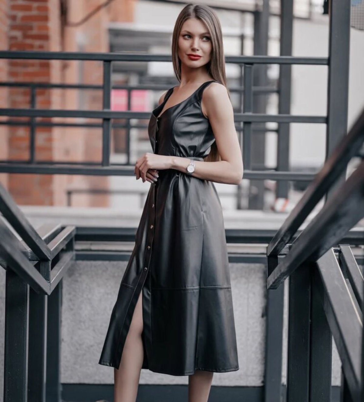 Кожаный сарафан бордовый