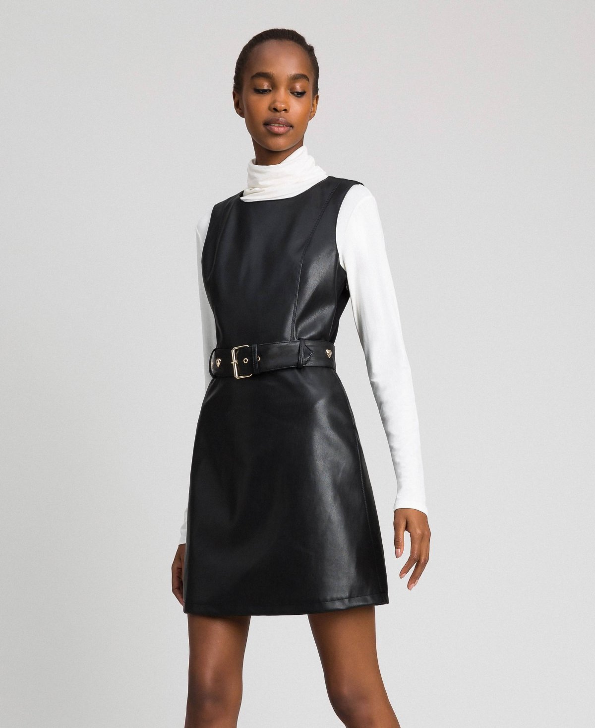 Кожаный сарафан с ремнем