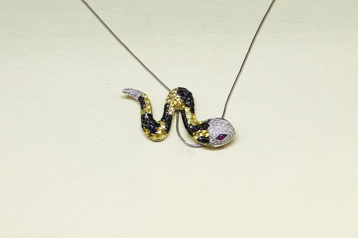 Подвеска змейка с бриллиантами