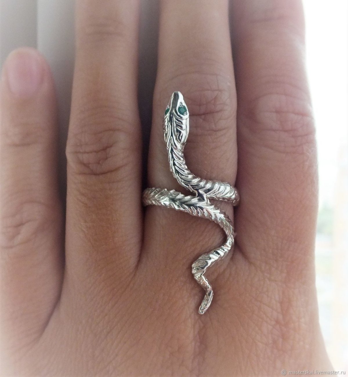 Кольцо змейка серебро Санлайт