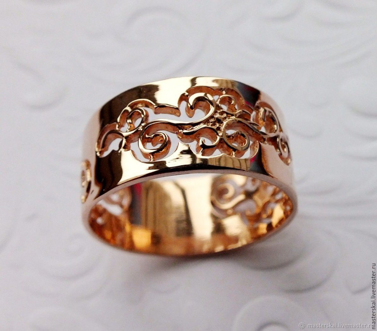 Обручальные кольца сжатая ткань