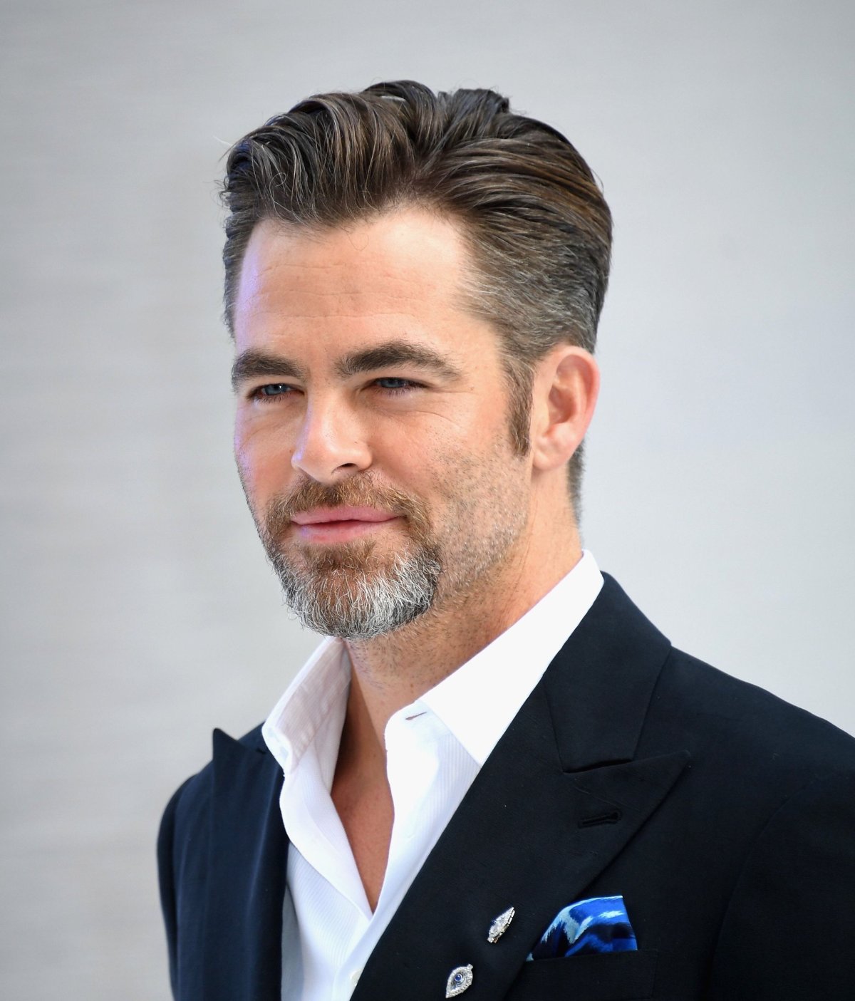 Крис Пайн седой