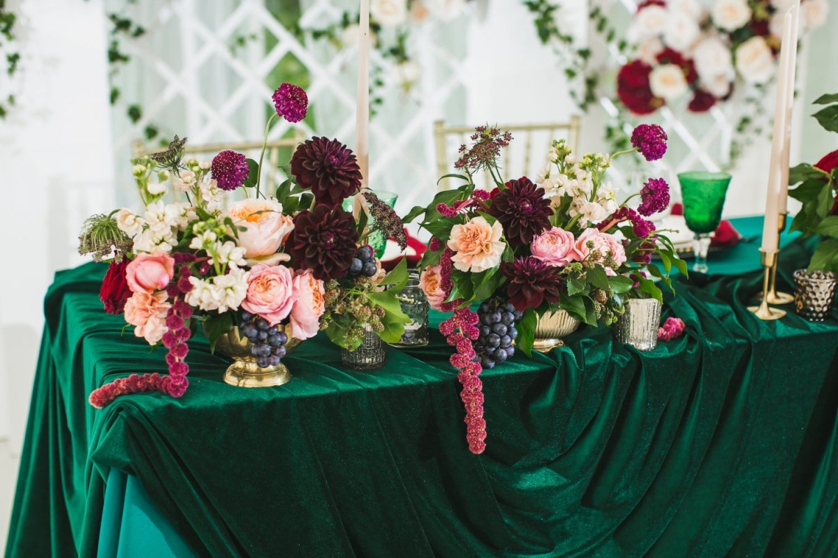 Изумрудно бордовая свадьба