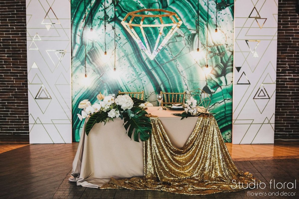 Президиум в изумрудном цвете