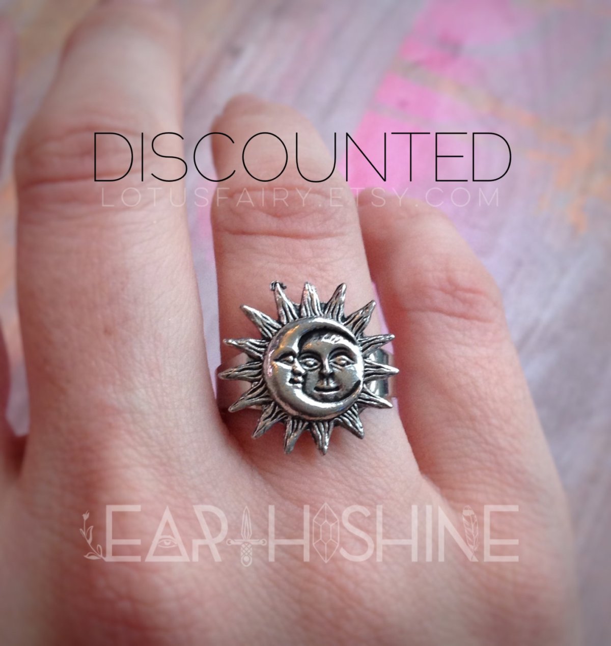 Тату перстень с полумесяцем