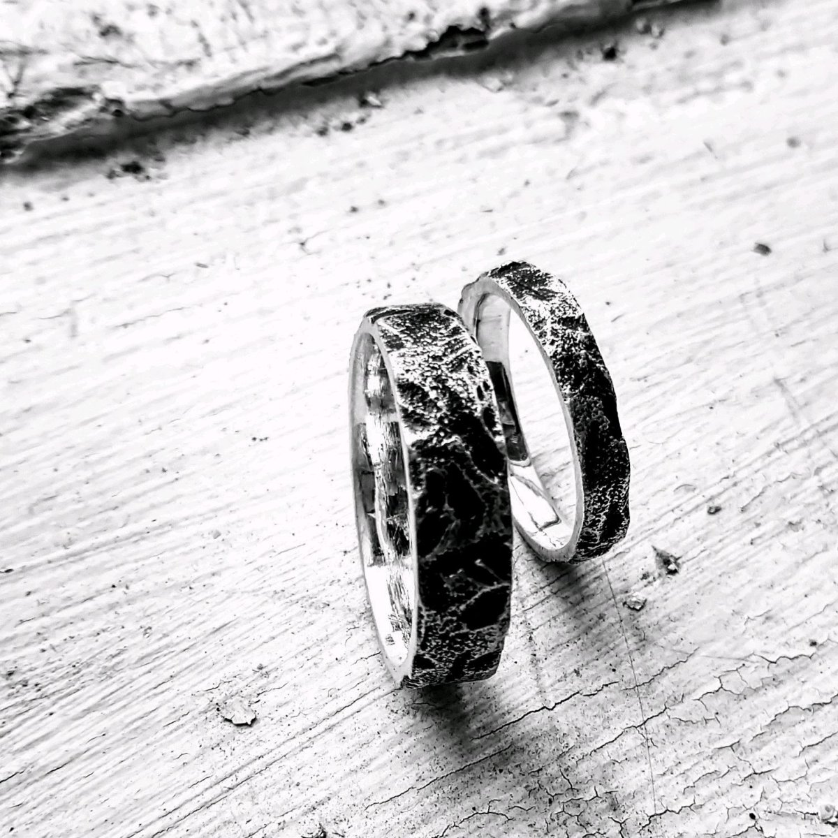 Парные кольца месяц и солнце