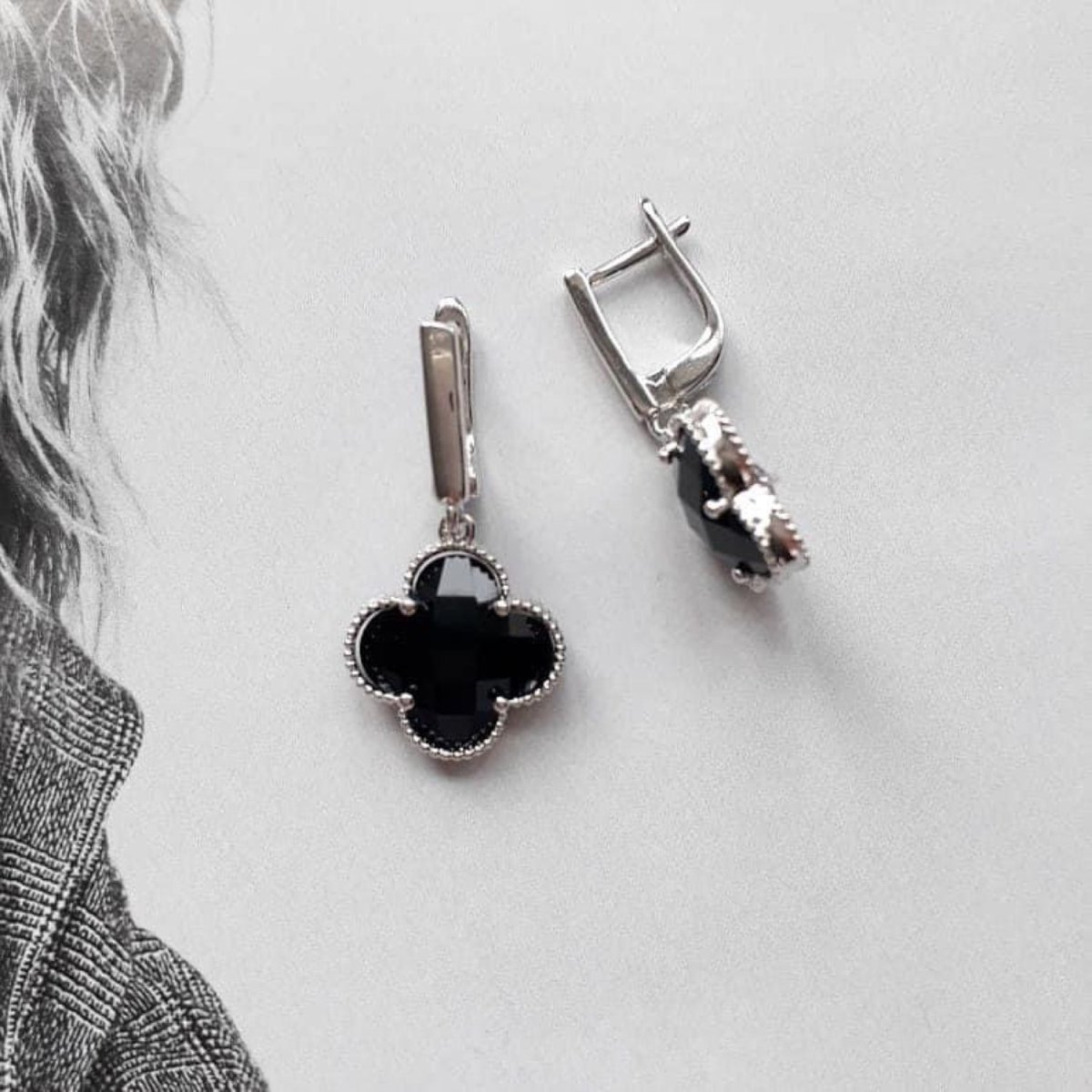 Серьги пусеты Клевер четырехлистный серебро