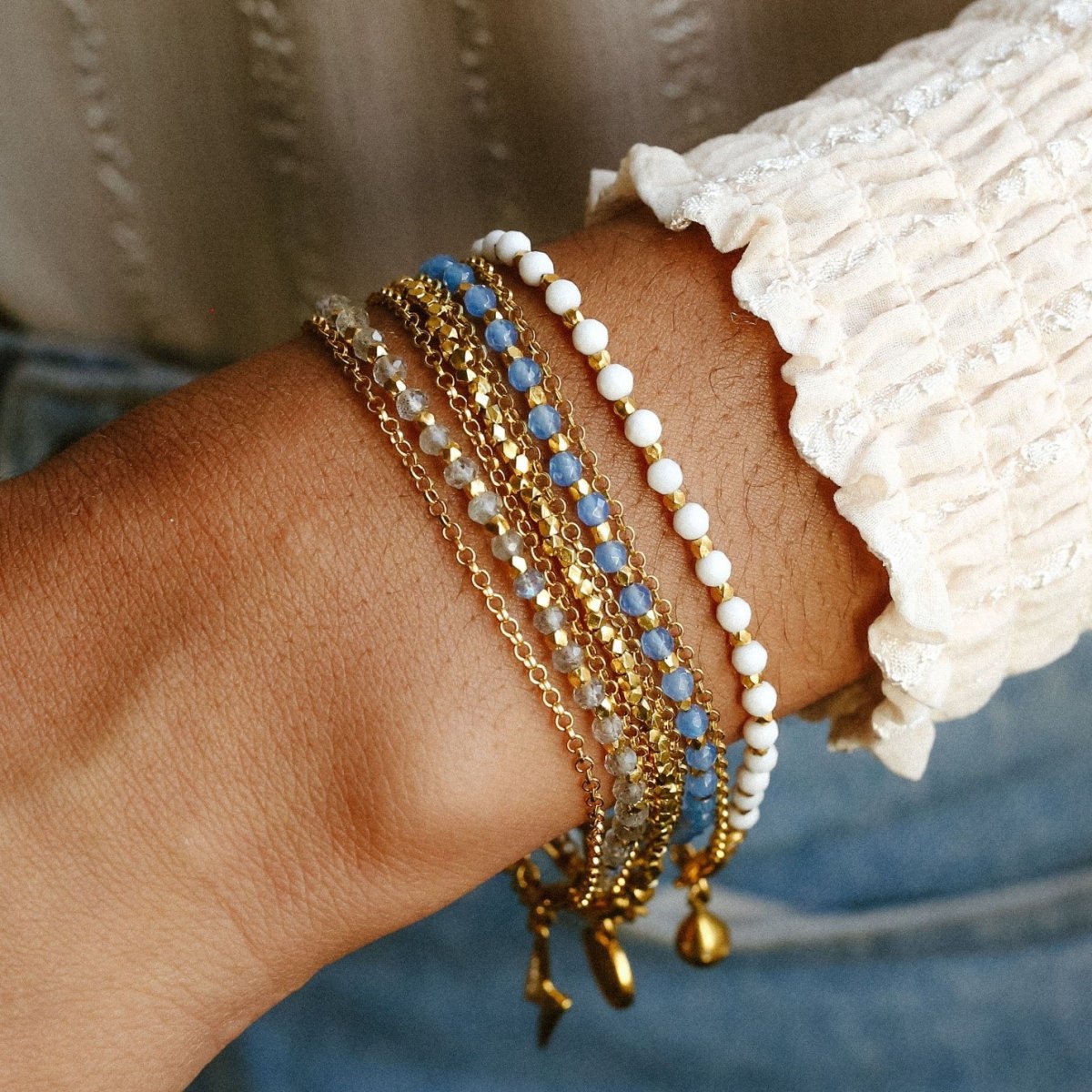 Браслет из стекляруса