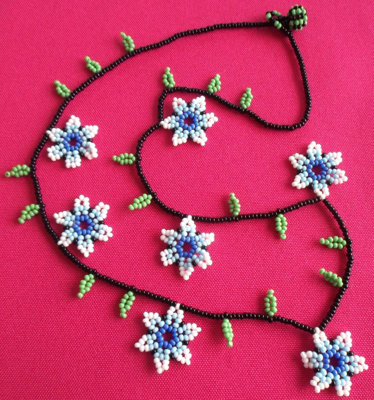 Украшения из бисера