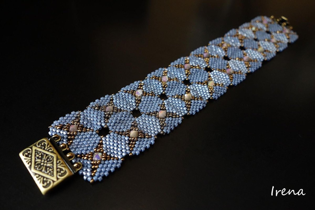 Браслеты из бисера БТС