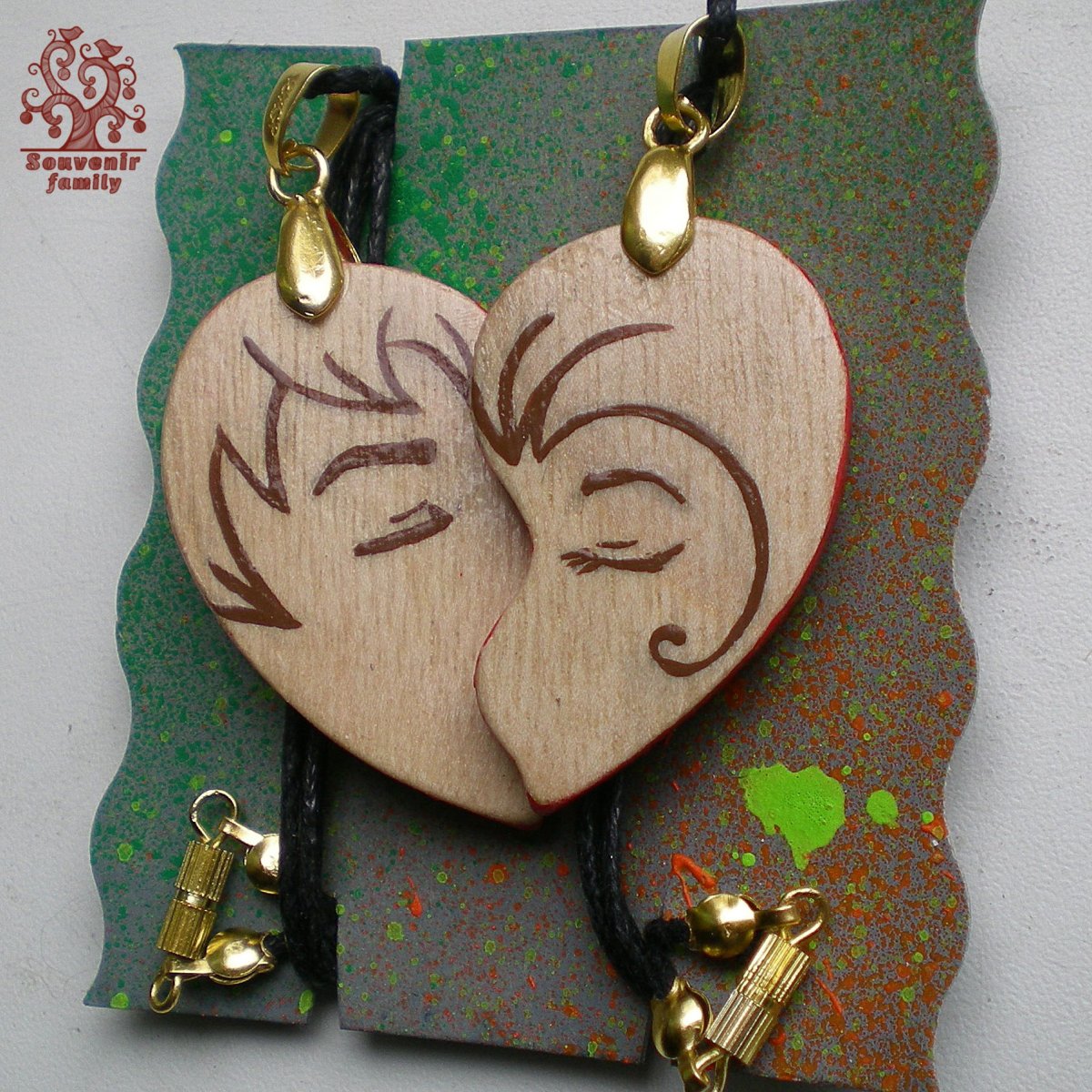 Подвески из дерева