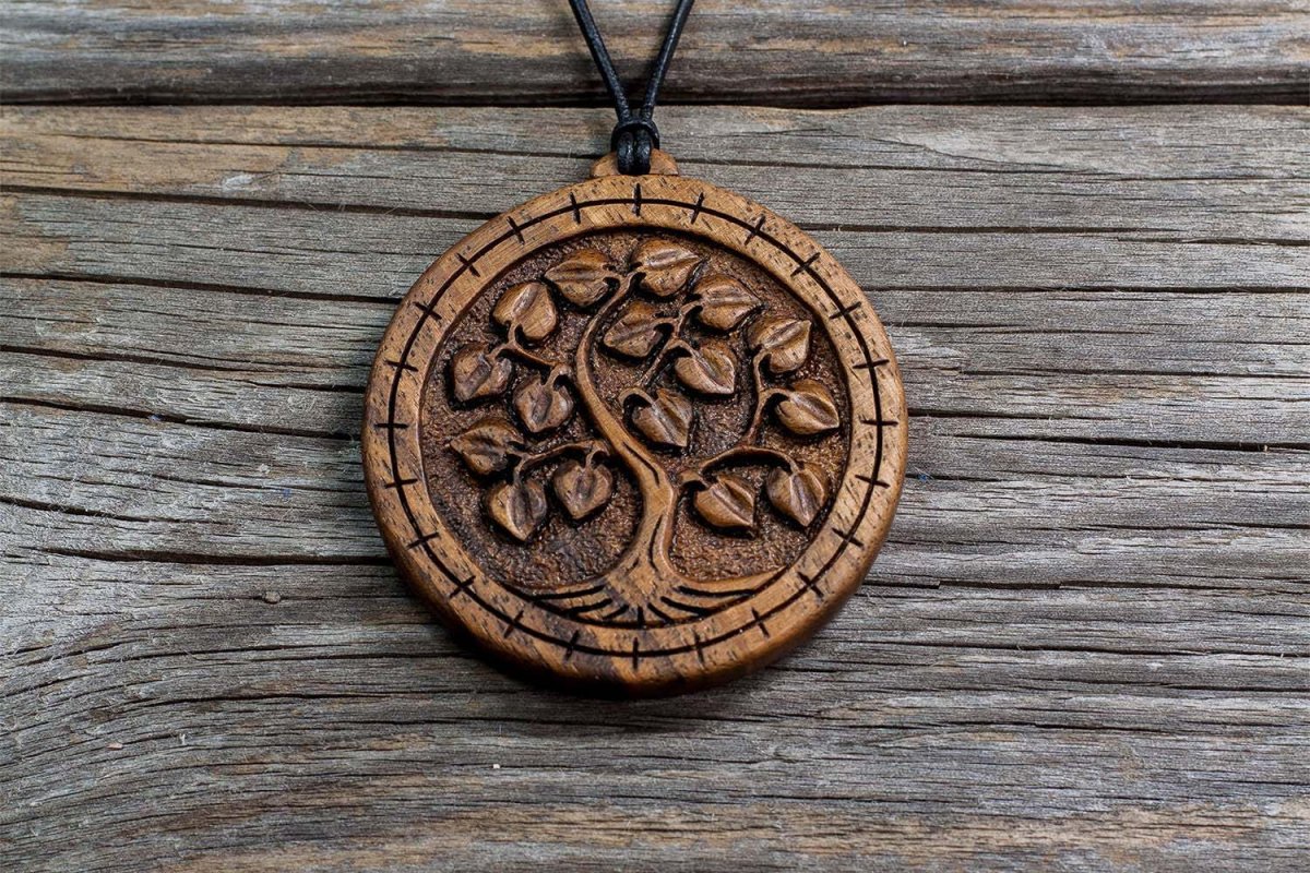 Деревянные украшения из дерева