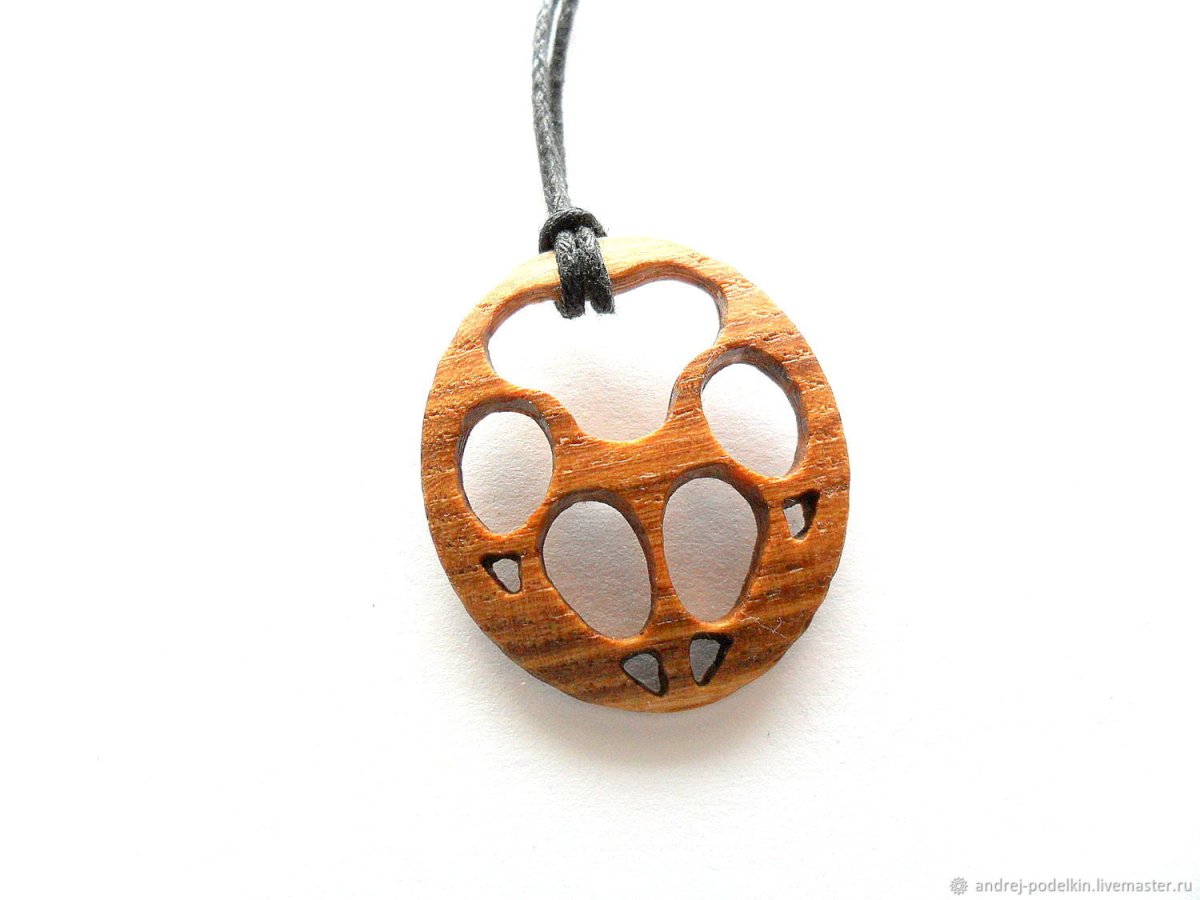 Парные кулоны из дерева