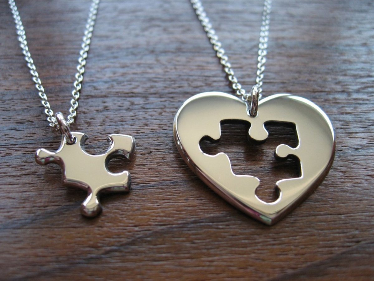 Деревянный кулон