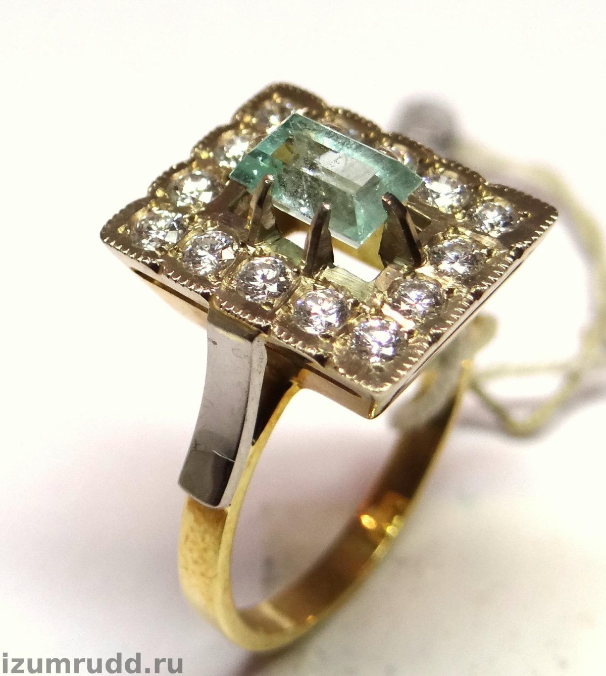 Версаче золотое кольцо с изумрудом и бриллиантами 583