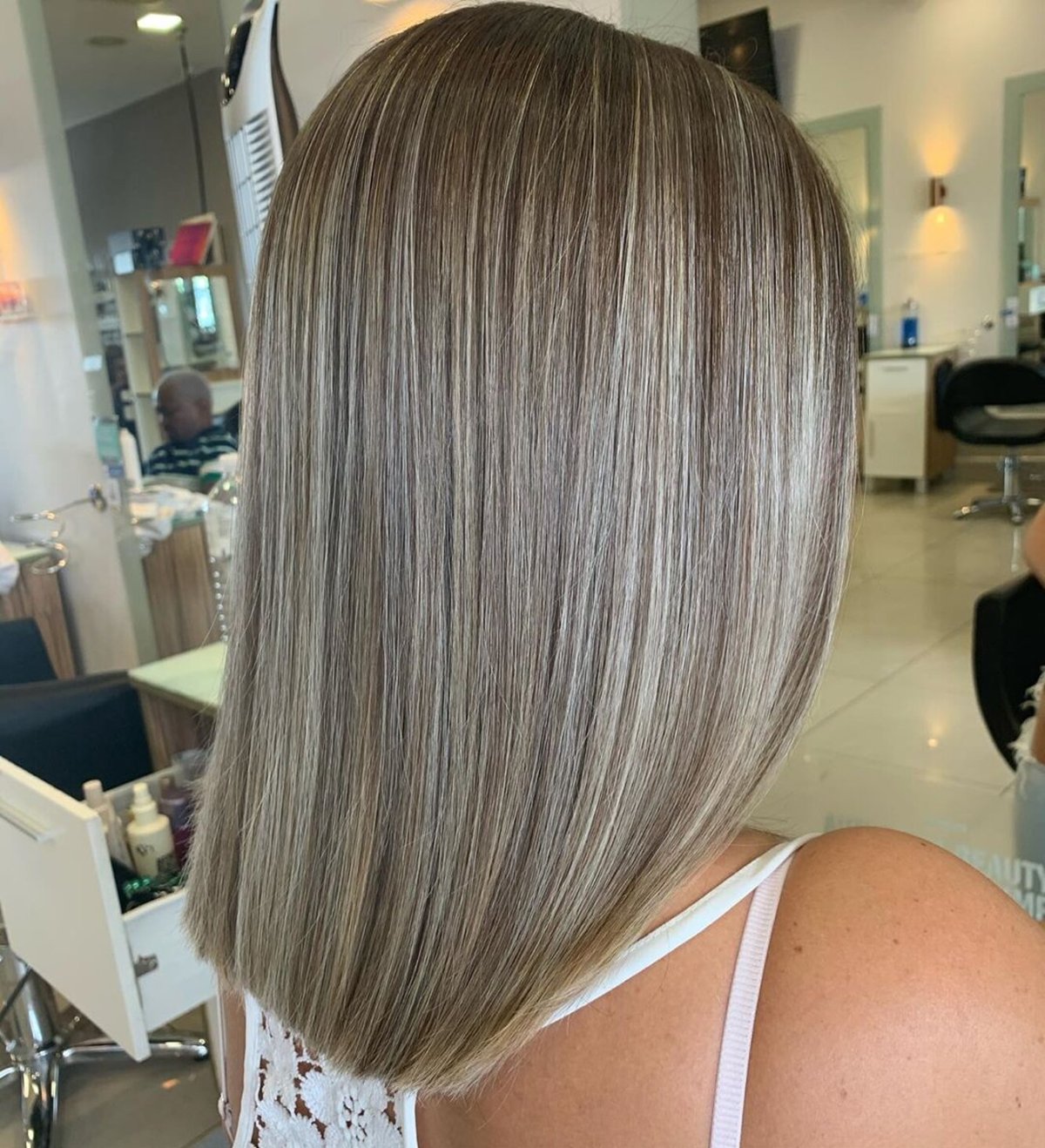 Частое мелирование на русые волосы каре