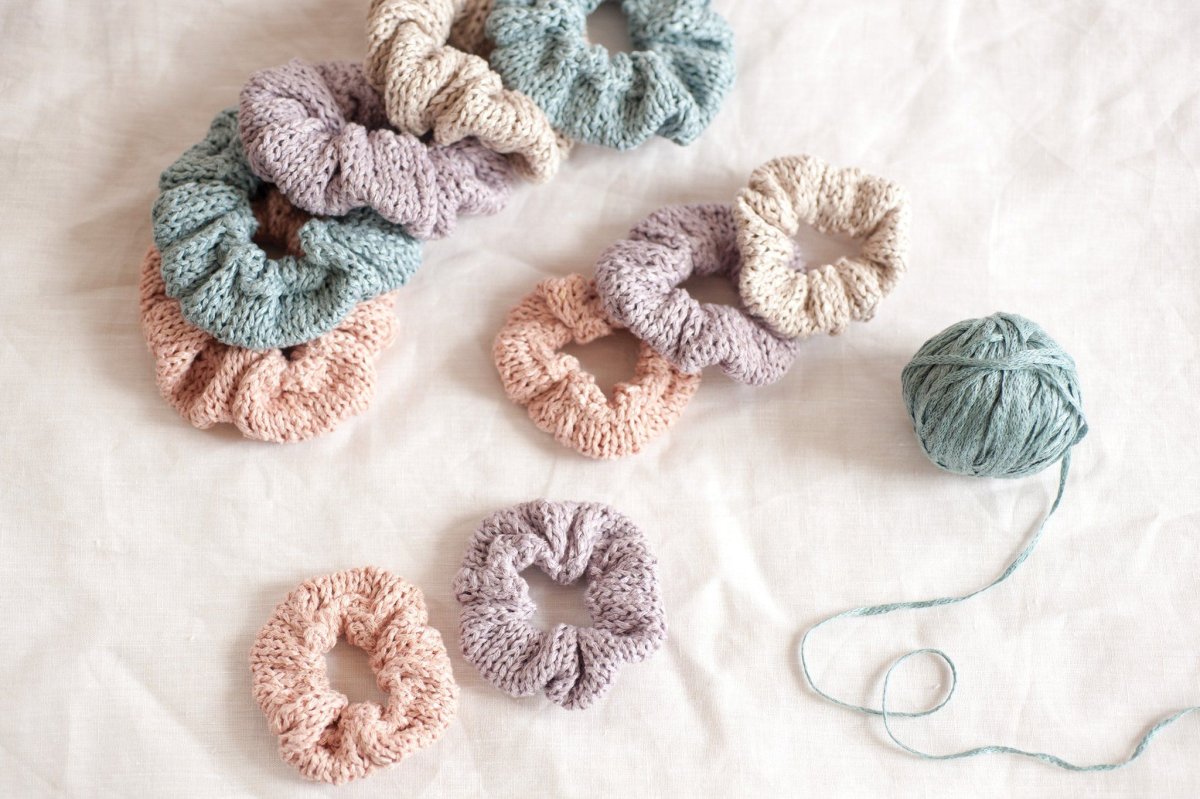 Вязаные резинки для волос спицами