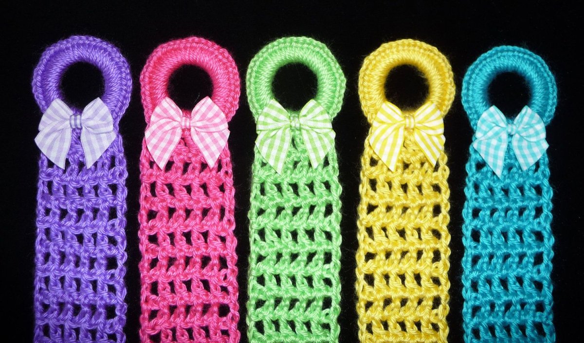 Заколки на шишку на резинке розовые