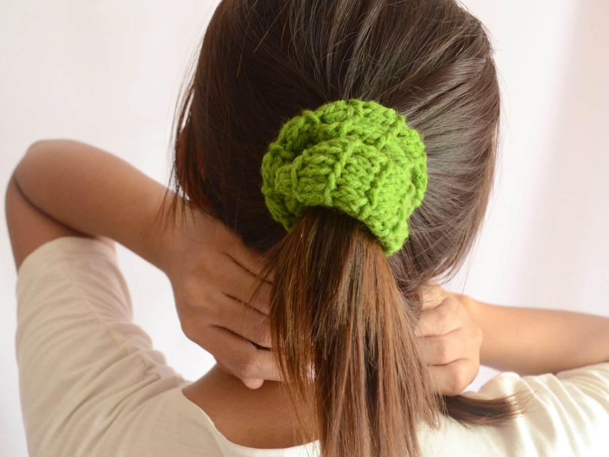 Резинка для волос из пряжи крючком