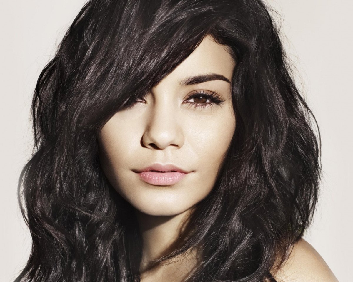 Черный цвет волос