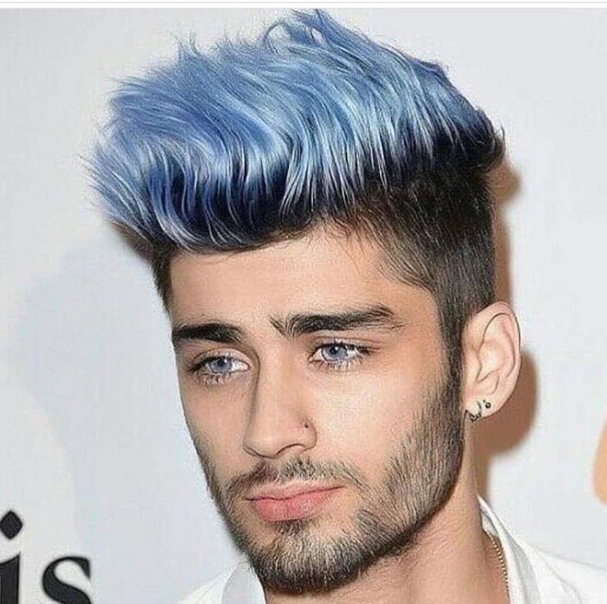 Зейн Малик голубые волосы