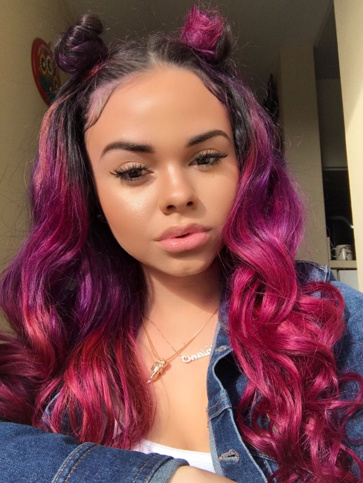 Темно розовый цвет волос