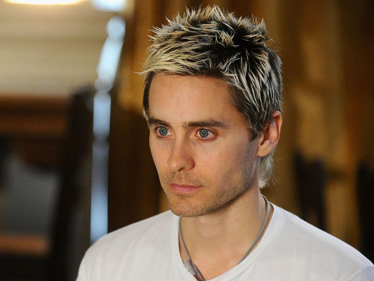 Джаред лето с короткой стрижкой