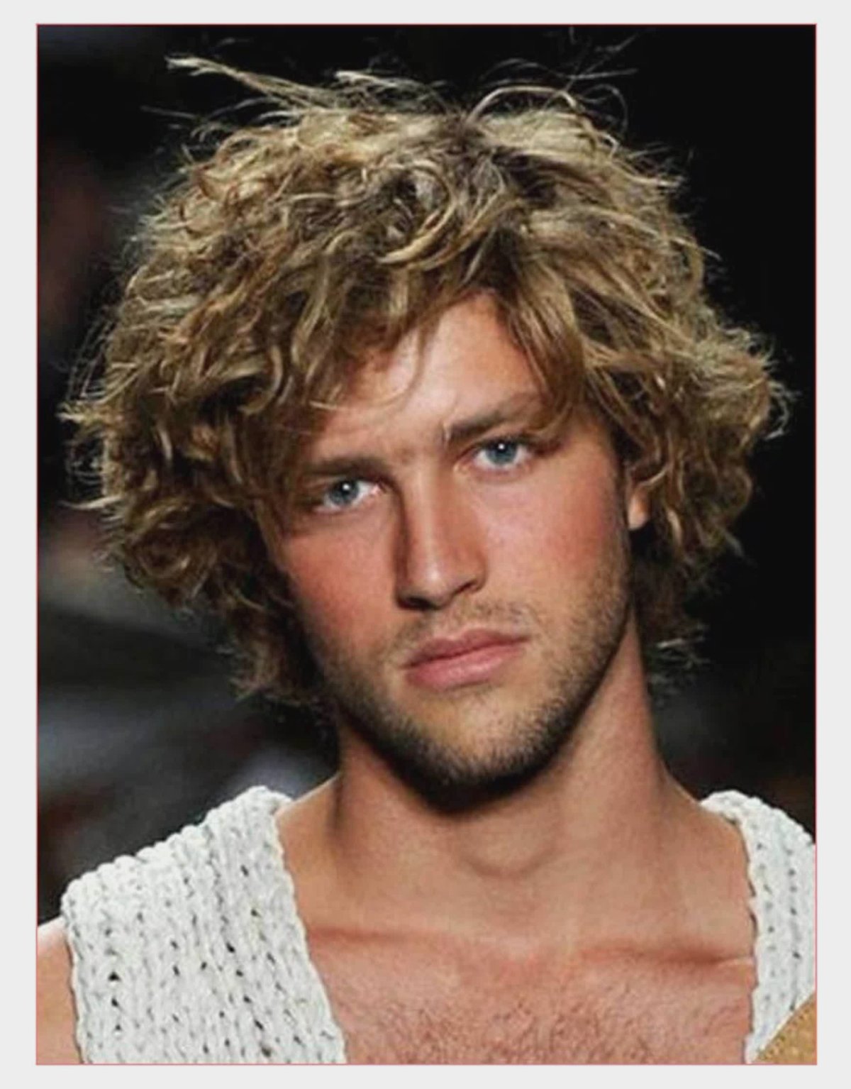 Каре с кудрявыми волосами у мужчин