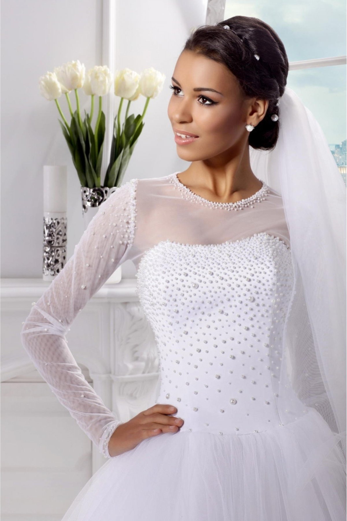 Платье Vesna Wedding с жемчугом