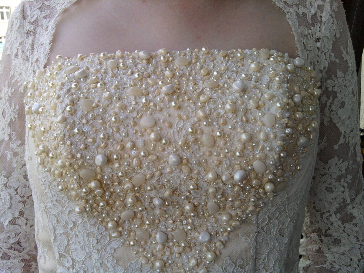 Свадебное платье с бусинками