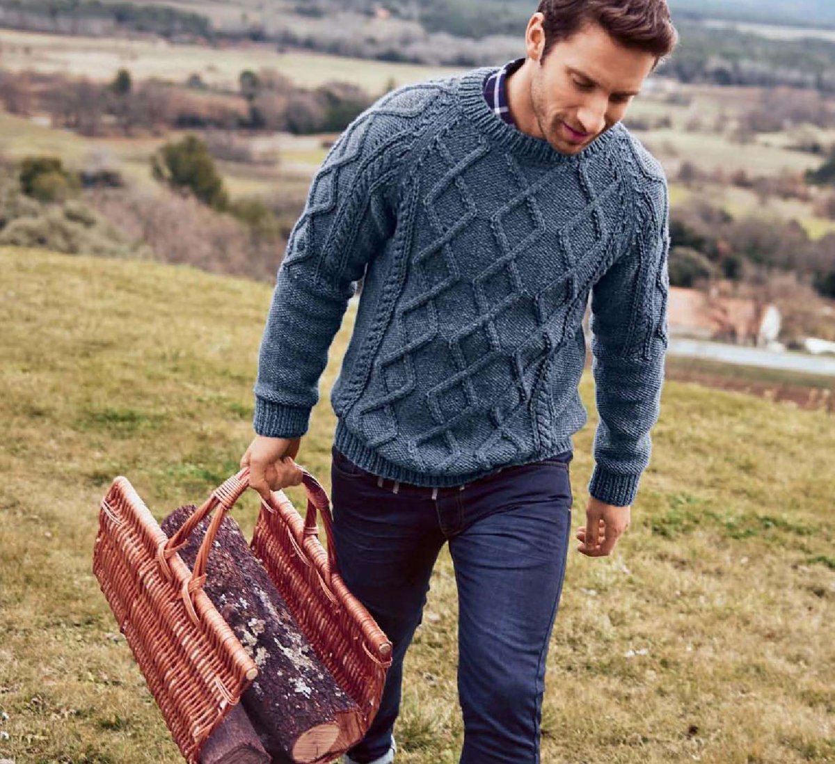 Стильный мужской свитер